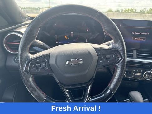 Used 2024 Chevrolet Trax RS FWD image 6