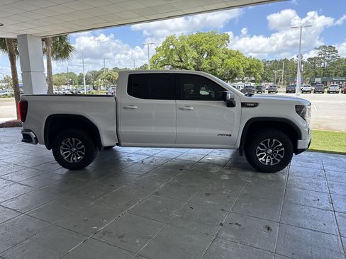 Used 2023 GMC Sierra 1500 AT4 w/ Technology Package AWD/4WD image 12