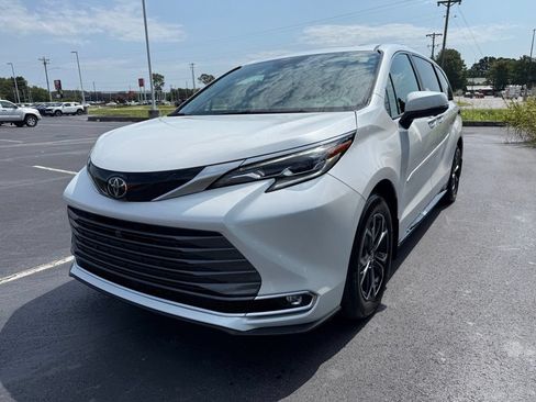 New 2026 Toyota Sienna Platinum AWD/4WD image 6