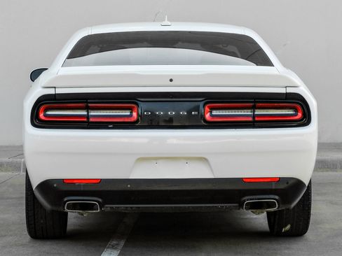 Used 2018 Dodge Challenger SXT Plus RWD image 5