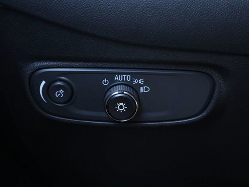 Used 2023 Chevrolet Equinox LT AWD/4WD image 38