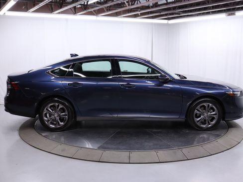 Used 2023 Honda Accord EX image 8