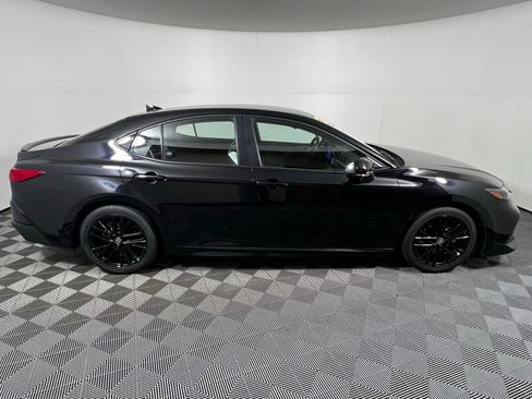 Certified 2025 Toyota Camry SE FWD image 4
