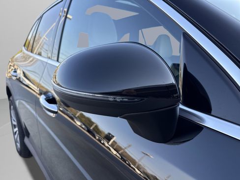 Certified 2023 Mercedes-Benz GLC 300 image 40