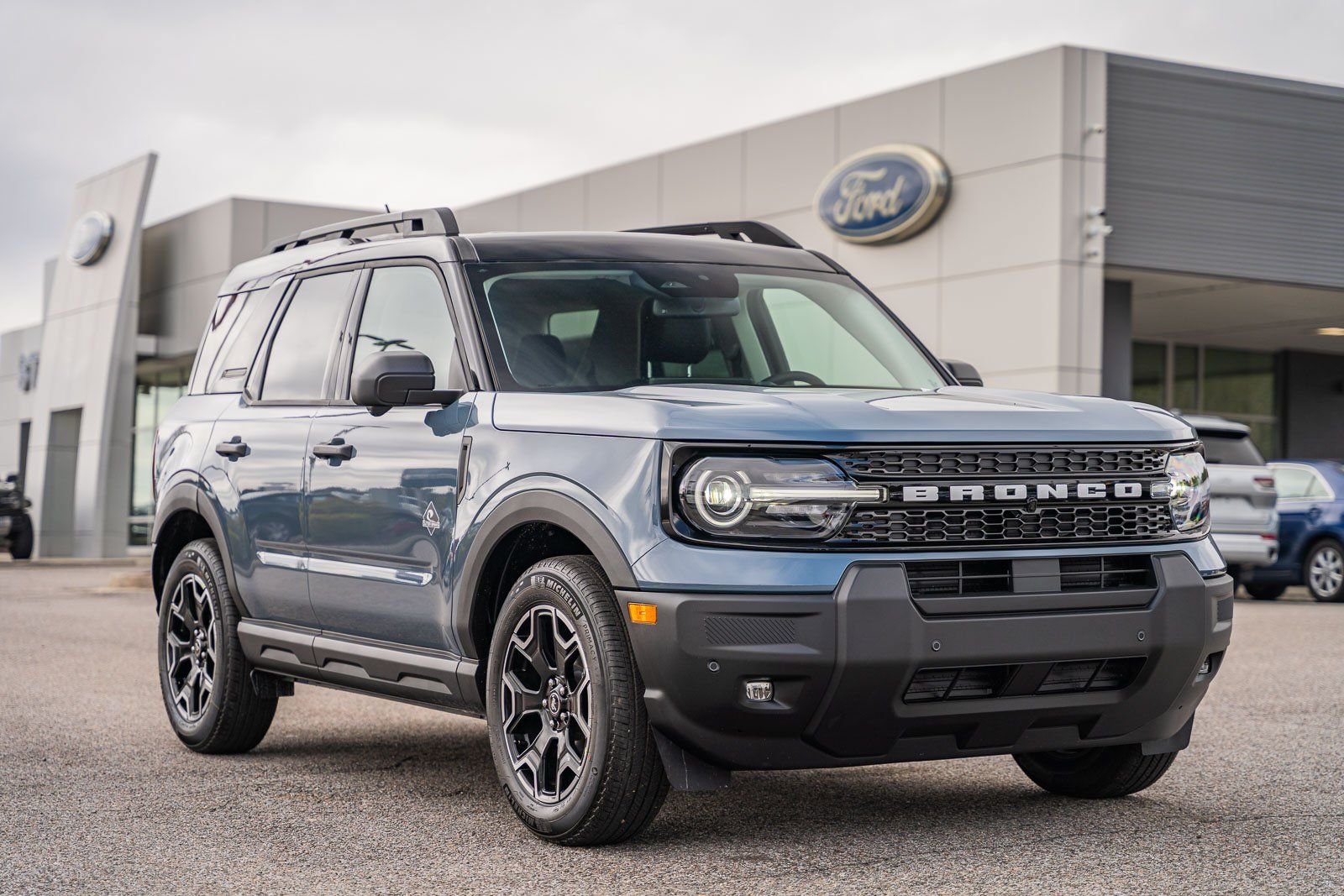 New 2026 Ford Bronco Sport Outer Banks w/ Outer Banks Tech Package+ AWD/4WD image 1