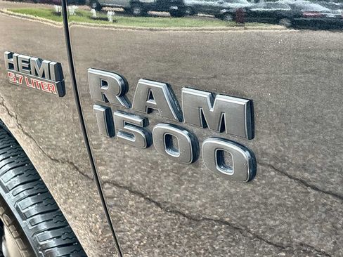Used 2018 RAM 1500 Express w/ Black Ram 1500 Express Group AWD/4WD image 16