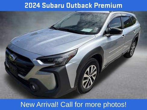 Used 2024 Subaru Outback Premium AWD/4WD image 1