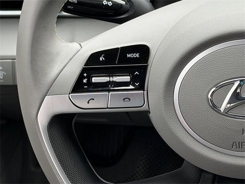 Used 2023 Hyundai Elantra SEL w/ Convenience Package image 12