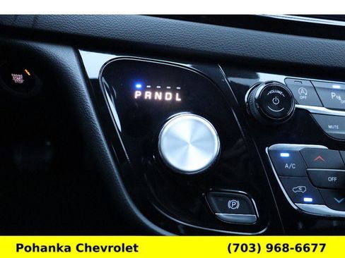 Used 2025 Chrysler Pacifica Select image 17