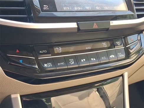 Used 2016 Honda Accord EX image 18