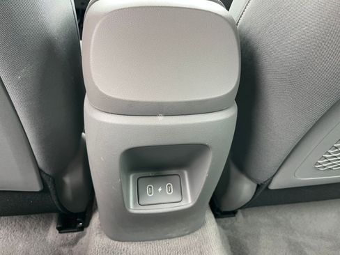 Used 2025 Hyundai Elantra SEL image 22