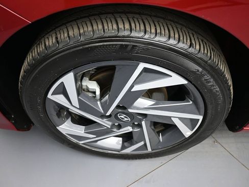 Certified 2025 Hyundai Elantra SEL image 14