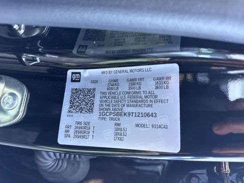 Used 2026 Chevrolet Colorado W/T w/ WT Custom Package RWD image 28