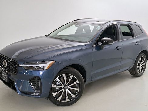 Certified 2025 Volvo XC60 B5 Plus w/ Climate Package AWD/4WD image 3