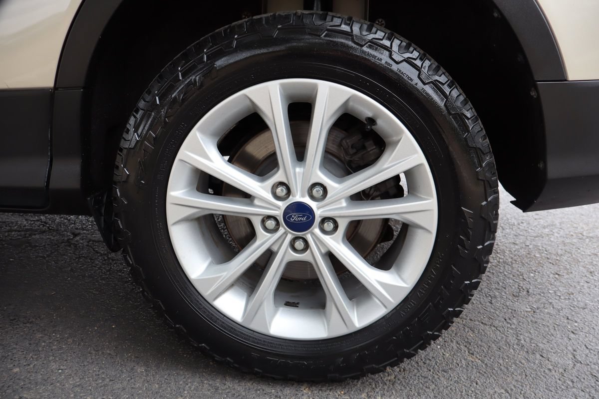 Used 2017 Ford Escape SE w/ SE Leather Comfort Package AWD/4WD image 42