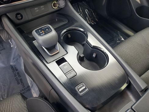 Certified 2024 Nissan Rogue SV FWD image 23