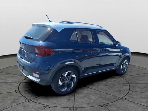 Used 2023 Hyundai Venue Limited w/ Cargo Package FWD image 4