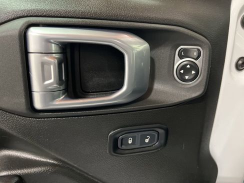 Used 2024 Jeep Wrangler Sport S image 11