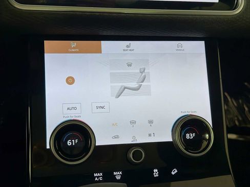 Used 2022 Land Rover Range Rover Velar R-Dynamic S image 17