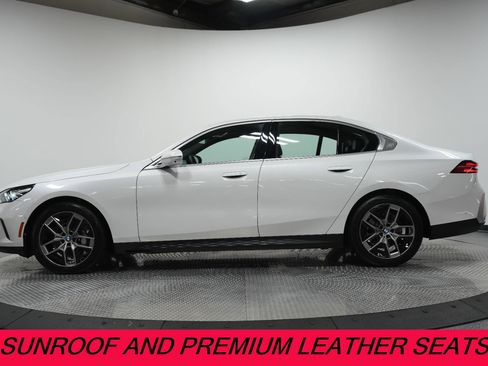 Used 2026 BMW 530i xDrive w/ Premium Package image 5