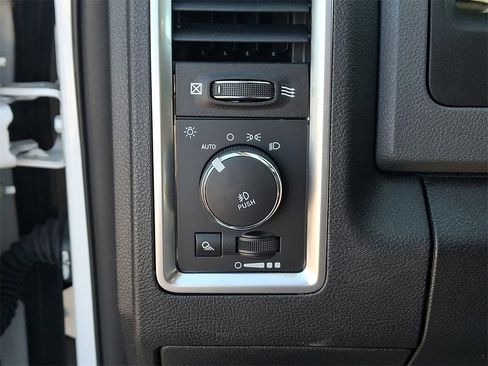 Used 2018 RAM 1500 Big Horn image 28