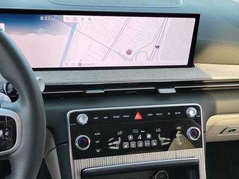 Certified 2025 Genesis GV80 2.5T Select image 11