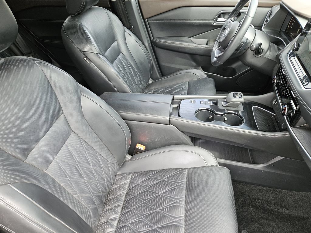 Used 2021 Nissan Rogue Platinum FWD image 10