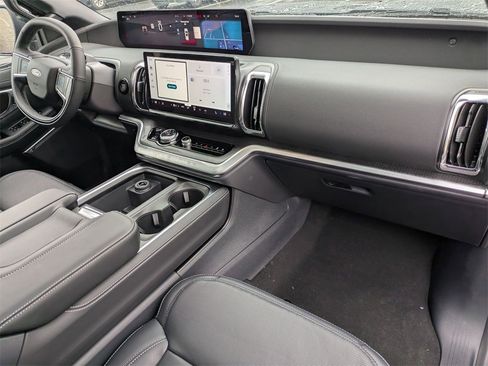 New 2025 Ford Expedition Platinum image 49