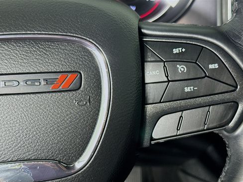 Used 2019 Dodge Charger SXT RWD image 13