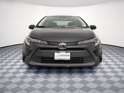 Used 2025 Toyota Corolla LE FWD image 6