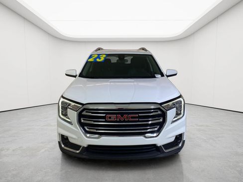 Used 2023 GMC Terrain SLT w/ LPO, Floor Liner Package AWD/4WD image 2