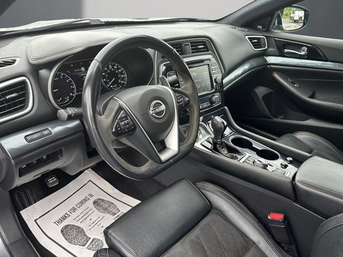 Used 2023 Nissan Maxima SR w/ Sport Mat Group FWD image 13