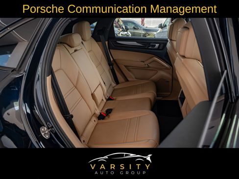 Used 2022 Porsche Cayenne Coupe w/ Premium Package image 14