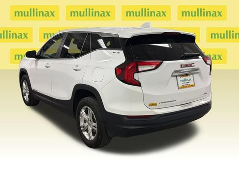 Used 2024 GMC Terrain SLE AWD/4WD image 15