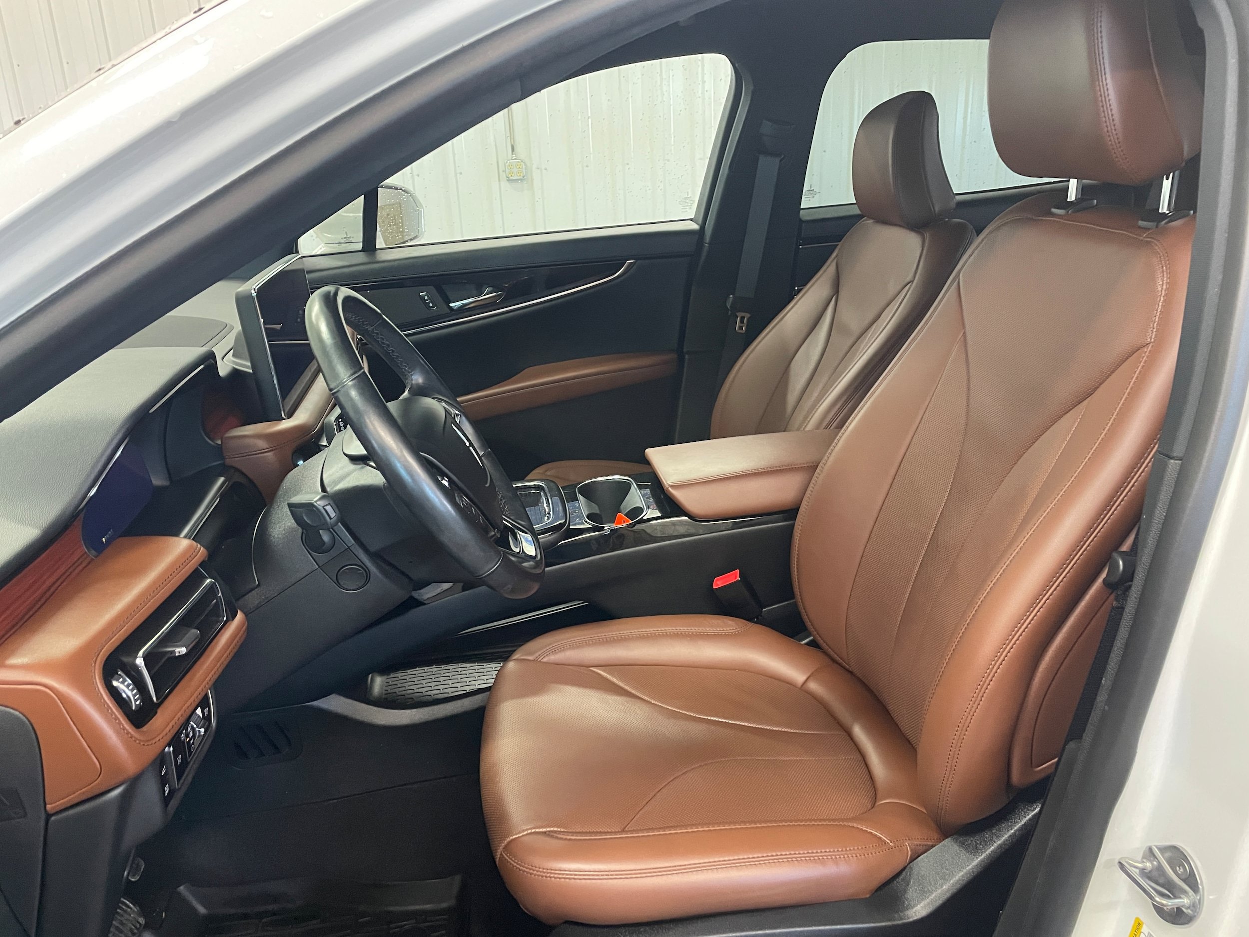 Used 2023 Lincoln Nautilus Reserve AWD/4WD image 12