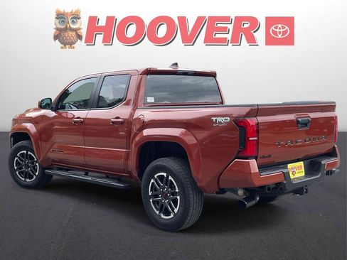 Used 2025 Toyota Tacoma TRD Sport AWD/4WD image 5