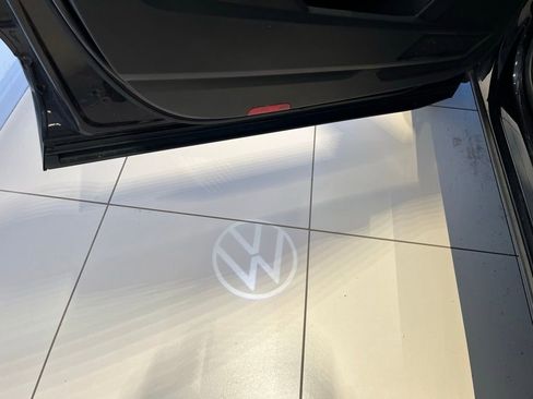 Used 2023 Volkswagen Atlas SEL Premium image 18