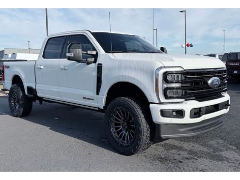 Used 2025 Ford F250 Platinum image 2
