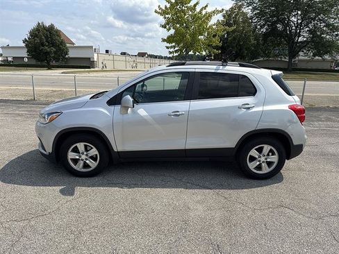 Used 2018 Chevrolet Trax LT w/ LT Convenience Package FWD image 52