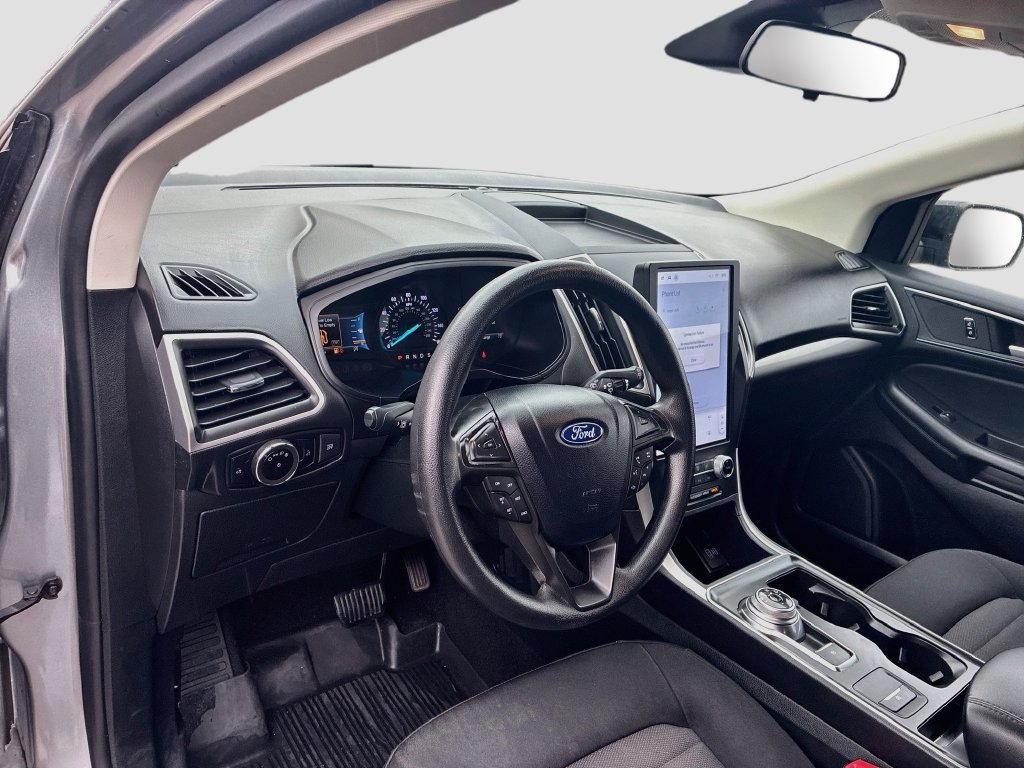 Used 2024 Ford Edge SE w/ Black Appearance Package AWD/4WD image 9