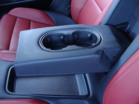 Used 2020 Porsche Taycan 4S image 37