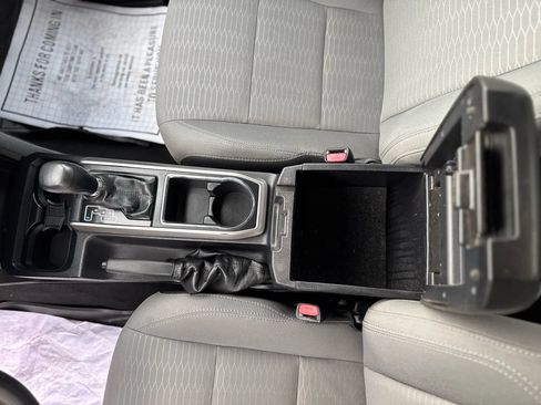 Used 2017 Toyota Tacoma SR5 w/ Tow Package RWD image 29