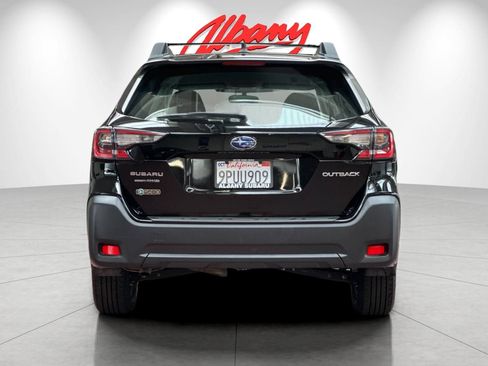 Used 2025 Subaru Outback AWD/4WD image 5