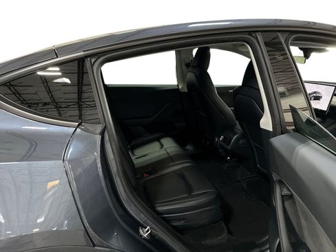 Certified 2023 Tesla Model Y Long Range AWD/4WD image 11