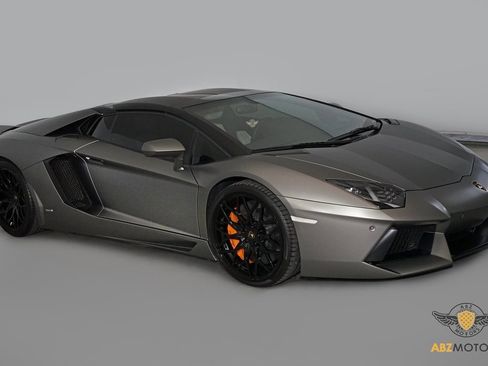 Used 2015 Lamborghini Aventador LP 700-4 image 2