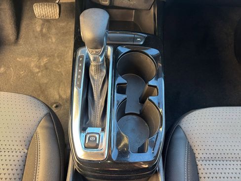 Used 2025 Chevrolet Trax LT image 41