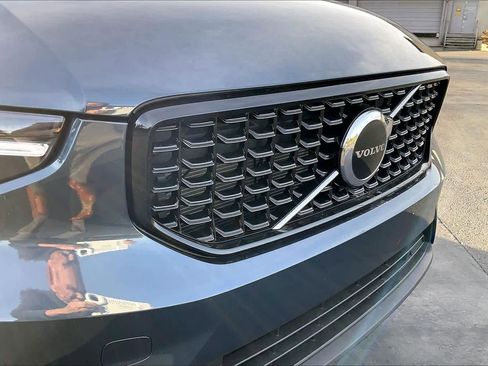 New 2026 Volvo XC40 B4 Core w/ Climate Package image 33