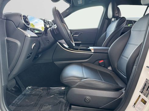 Certified 2025 Mercedes-Benz GLC 300 image 10