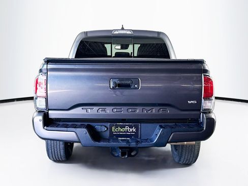 Used 2022 Toyota Tacoma Limited RWD image 7