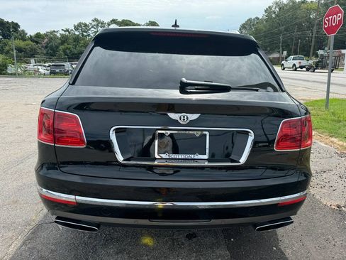 Used 2017 Bentley Bentayga AWD/4WD image 4